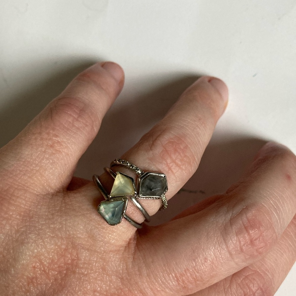 Chloe + Isabel Alpenglow stackable rings size 6